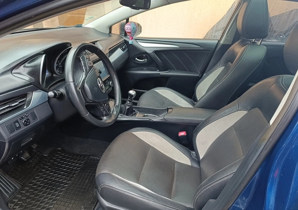 Toyota Avensis cena 48800 przebieg: 143000, rok produkcji 2015 z Szczecin małe 106
